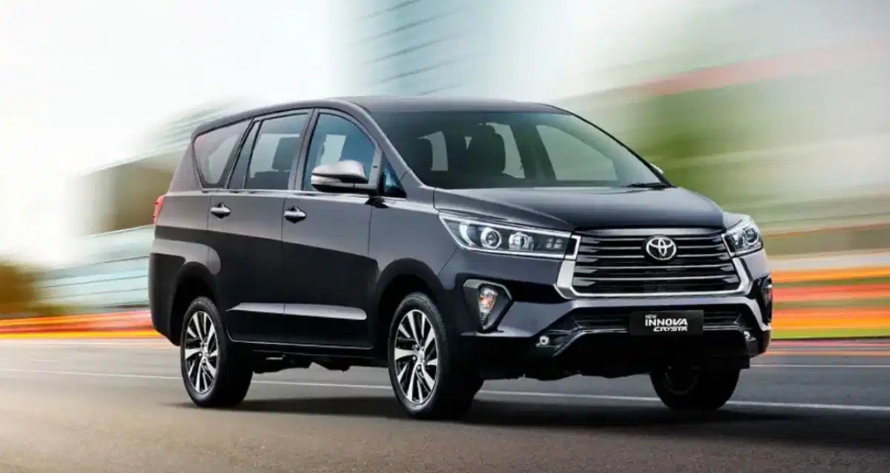 शानदार स्टेबिलिटी और प्रीमियम फीचर्स के साथ आ रही है Toyota Innova Crysta 2024!