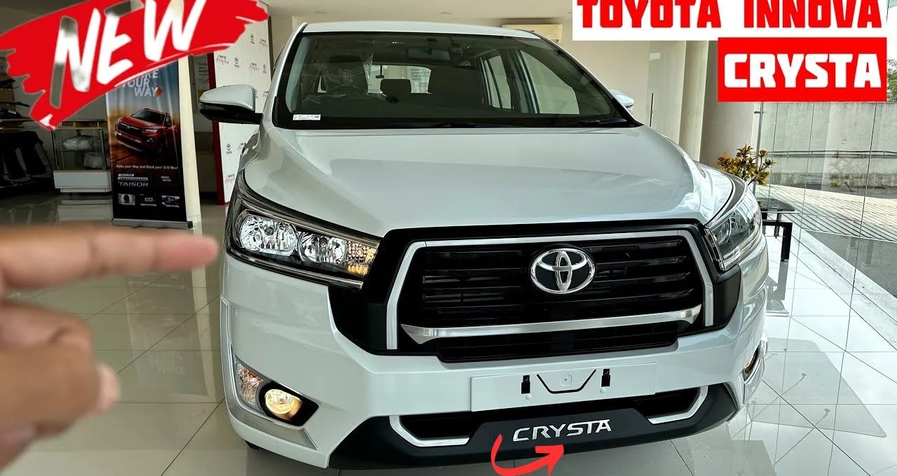 शानदार स्टेबिलिटी और प्रीमियम फीचर्स के साथ आ रही है Toyota Innova Crysta 2024!