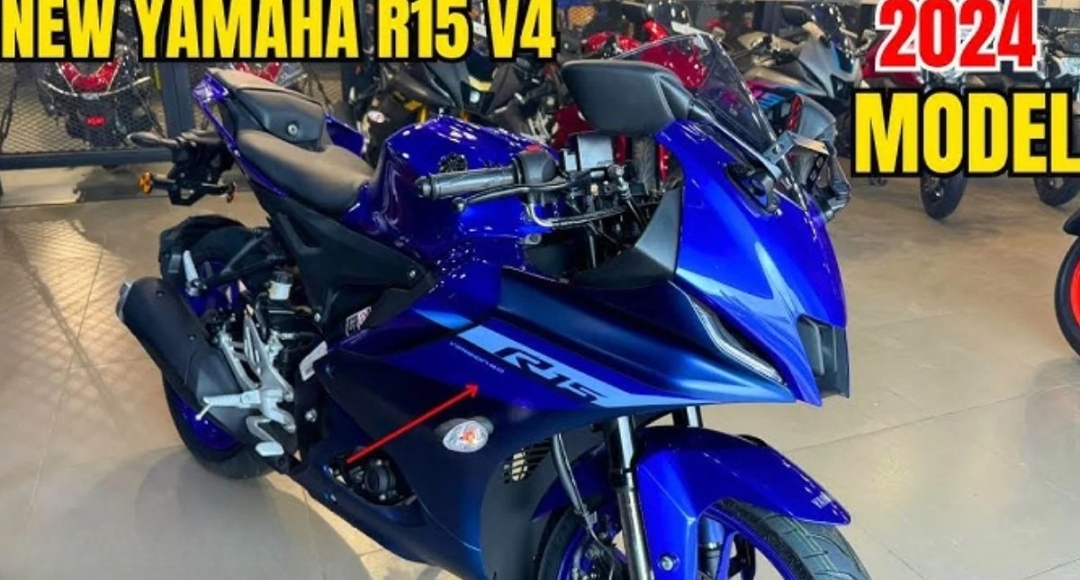 Yamaha R15 V4 की धांसू एंट्री: Pulsar और Apache का दबदबा खत्म, जानिए फीचर्स और कीमत