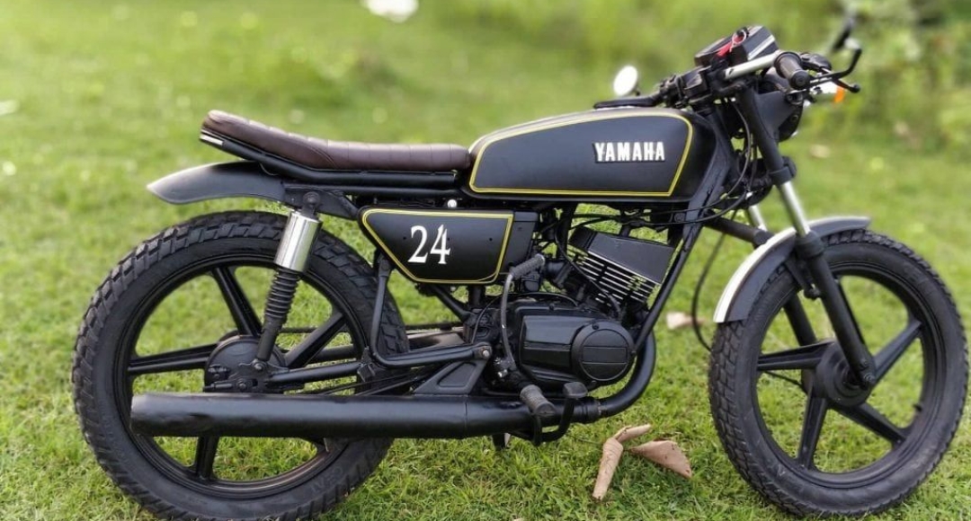 Bullet और Rajdoot का चक्कर छोड़ो, घर लाए दमदार इंजन वाला Yamaha RX 100, जानें इसकी खासियत और कीमत