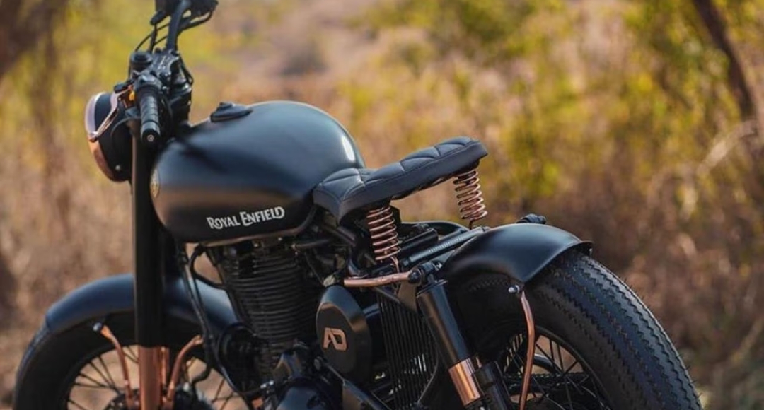 Royal Enfield Hunter 350: बॉलीवुड की खूबसूरती में लगाए चार चांद, जानें इस शानदार बाइक की डिटेल्स