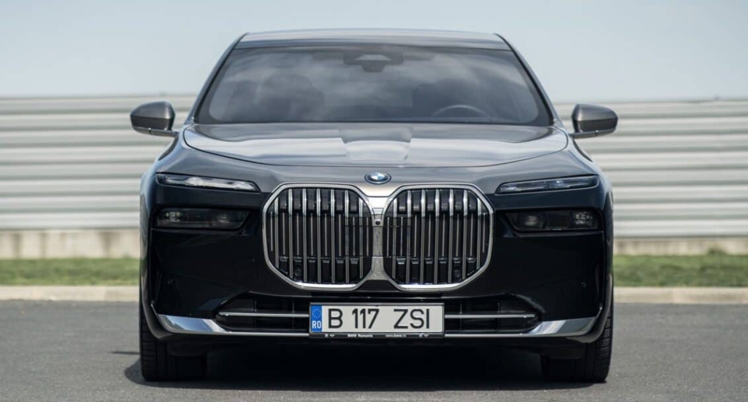 "BMW M3 2024: परफॉर्मेंस और लग्जरी का परफेक्ट कॉम्बिनेशन!"