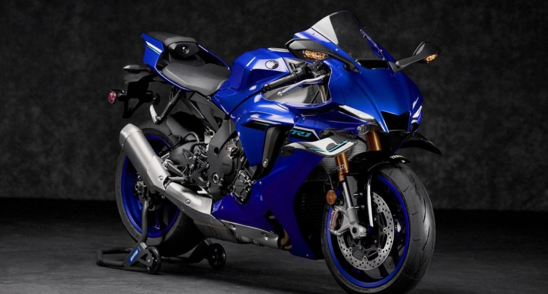 "2024 Yamaha YZF: दमदार इंजन और शानदार डिजाइन के साथ Yamaha की नई बाइक, Karizma और Pulsar को देगी टक्कर"