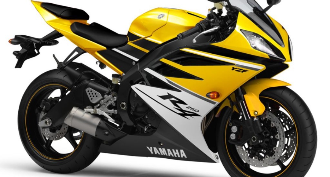 "2024 Yamaha YZF: दमदार इंजन और शानदार डिजाइन के साथ Yamaha की नई बाइक, Karizma और Pulsar को देगी टक्कर"