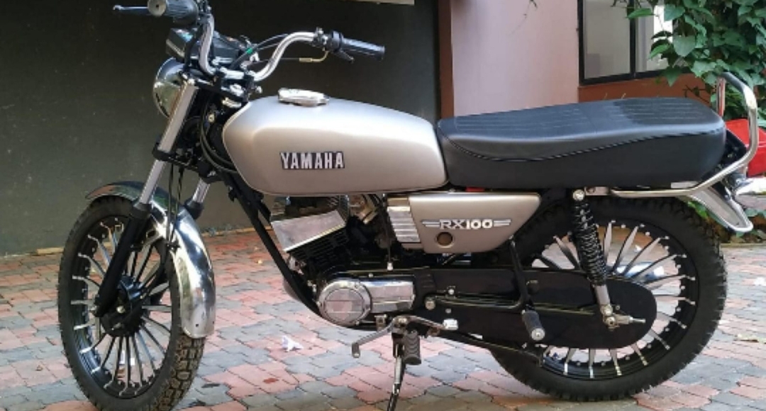 Yamaha RX100: दमदार इंजन और 77KM की माइलेज के साथ, सबको दीवाना बनाने आ रही आइकॉनिक बाइक