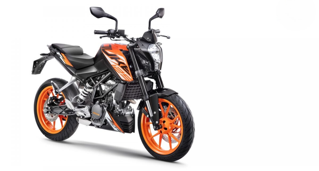 इस नए साल अपने सपनों को करें पूरा, सिर्फ ₹20,000 में घर लाएं KTM 125 Duke स्पोर्ट बाइक