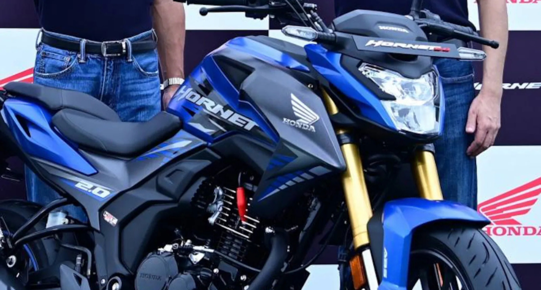 Apache की खटिया खड़ी करने आ गई Honda की सबसे दमदार बाइक, जानें कीमत और फीचर्स