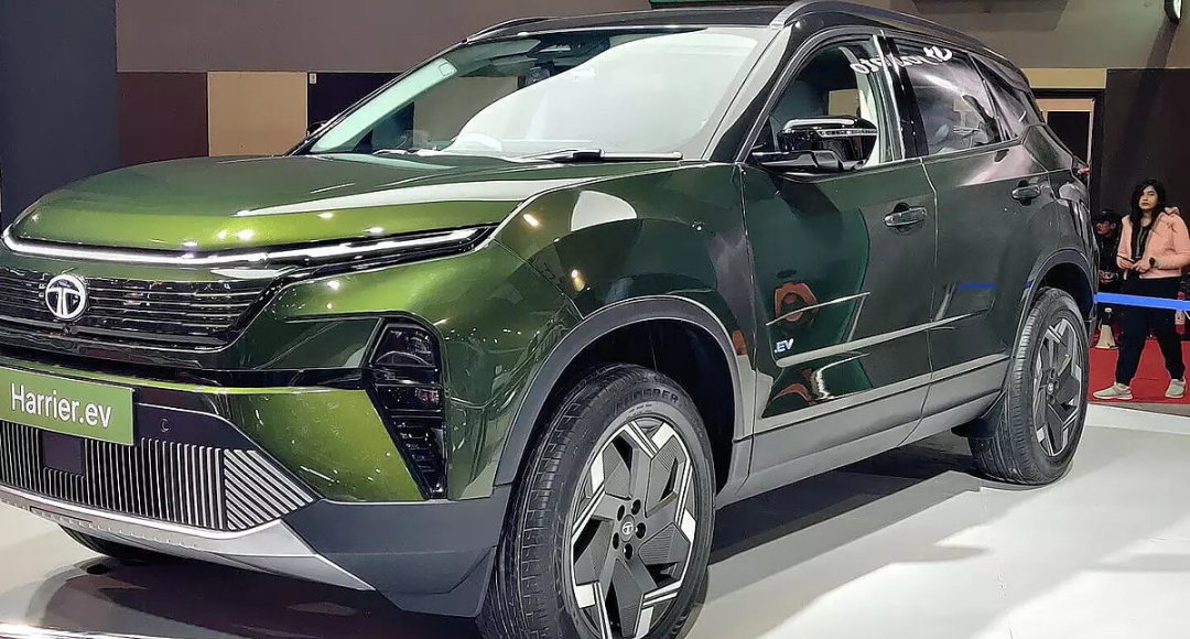 Tata Harrier 2025: नए लुक और दमदार फीचर्स के साथ बाजार में मचा रही सनसनी