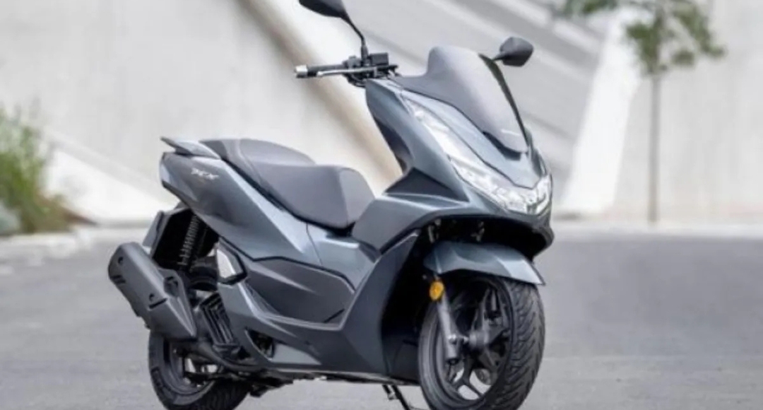 Honda PCX 125: स्टाइलिश और फ्यूल-इफिशिएंट स्कूटर