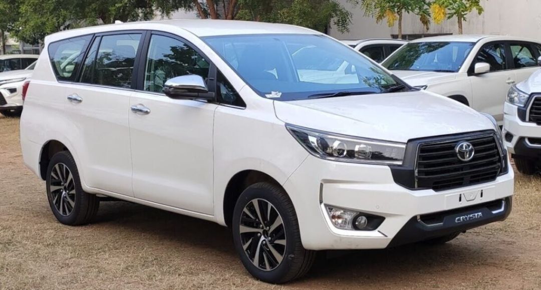 नए साल में हर कोई ले पाएगा गाड़ी Tata Innova EV मचाने आ रही है धूम