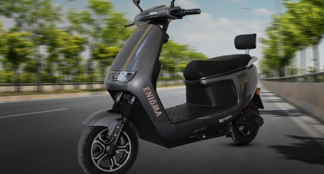 गरीबों की होगी मौज! 200KM रेंज के साथ मामूली कीमत में आ रही Jio Electric Scooter