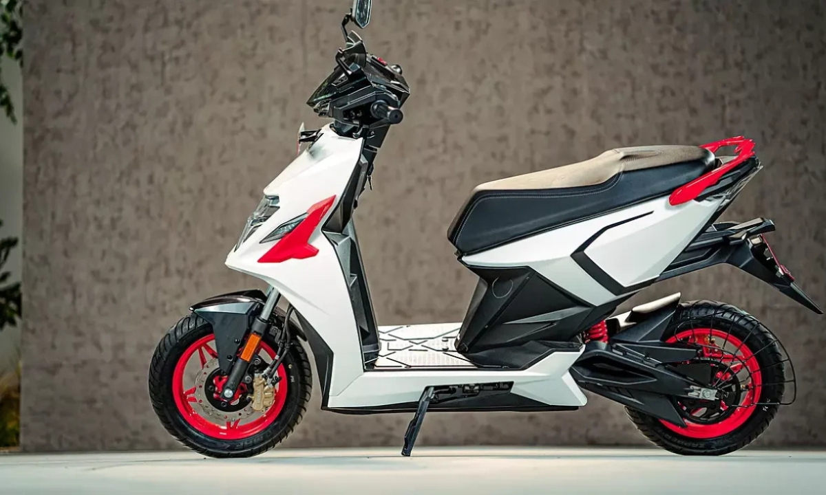 248KM रेंज वाली Simple One Electric Scooter अब सिर्फ ₹21,000 की डाउन पेमेंट पर लाएं अपने घर
