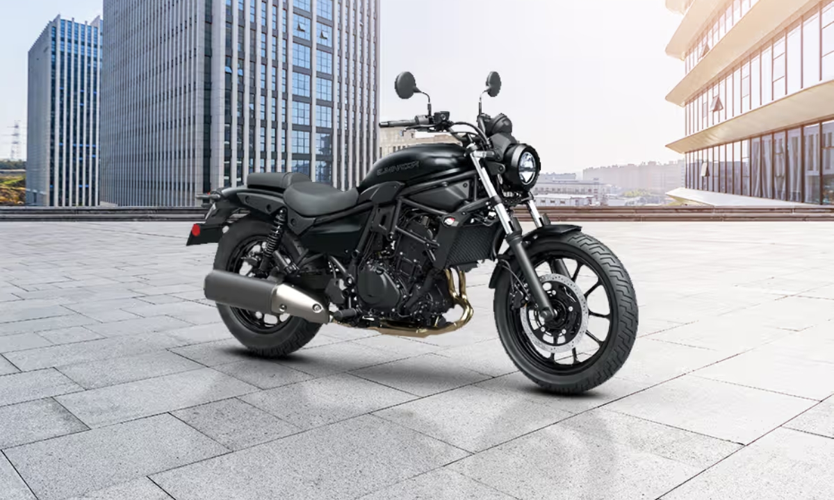 Kawasaki Eliminator क्रूजर बाइक लड़कों की फिदा बाइक और लड़कियों की पहली पसंद