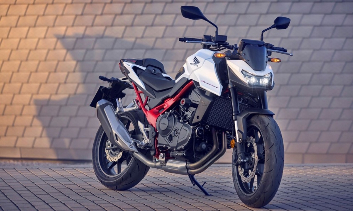 Honda CB750 Hornet: दमदार इंजन और स्टाइलिश लुक के साथ लॉन्च को तैयार