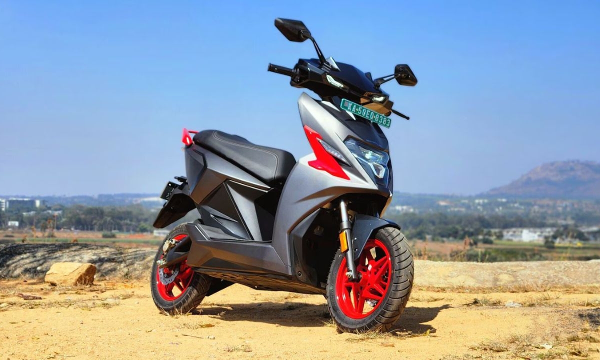 248KM रेंज वाली Simple One Electric Scooter अब सिर्फ ₹21,000 की डाउन पेमेंट पर लाएं अपने घर