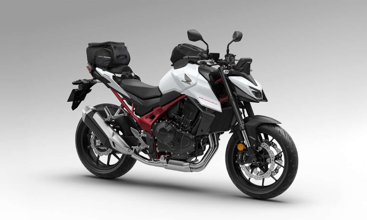Honda CB750 Hornet: दमदार इंजन और स्टाइलिश लुक के साथ लॉन्च को तैयार