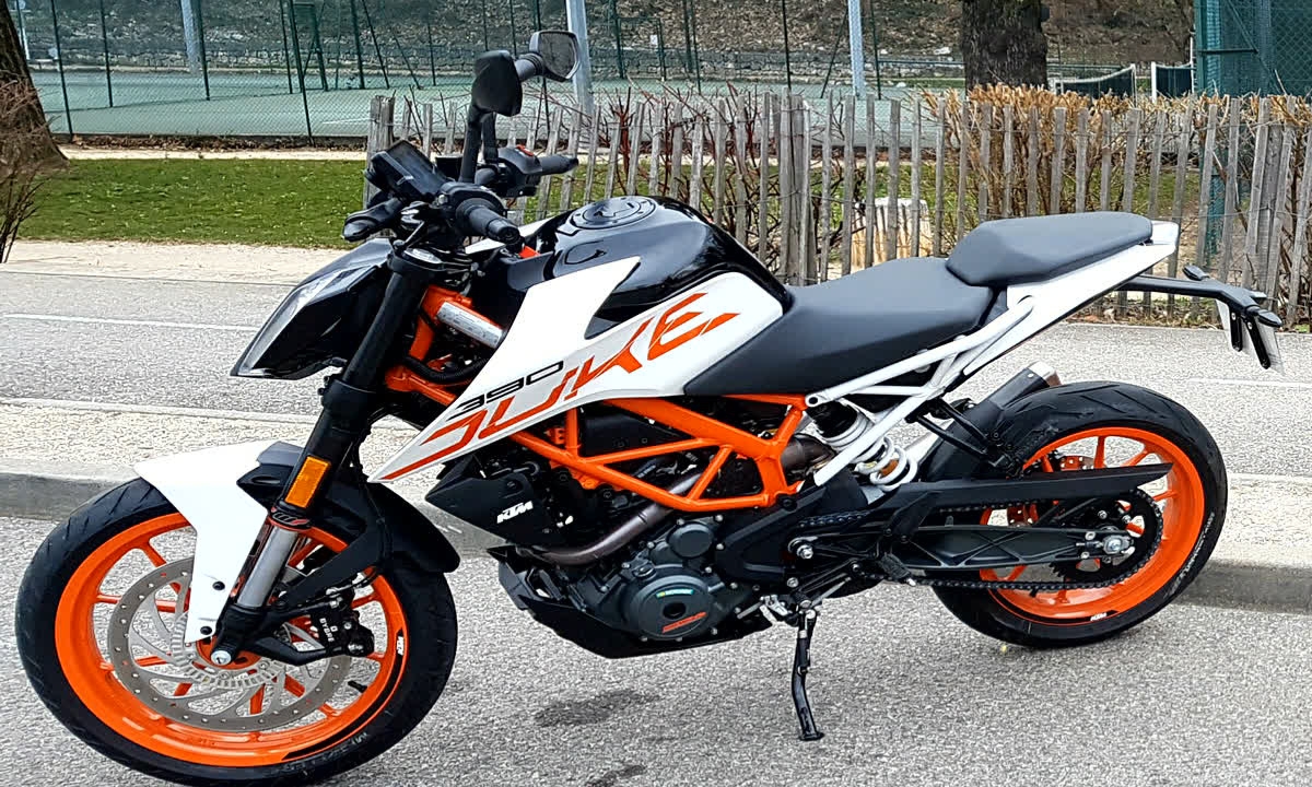 KTM 390 Duke: दमदार परफॉर्मेंस और स्टनिंग लुक्स का परफेक्ट कॉम्बिनेशन