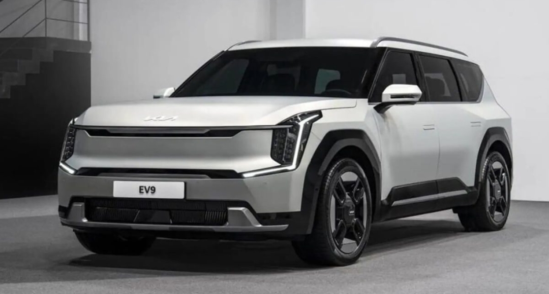 Kia EV9: दमदार रेंज और लग्जरी फीचर्स के साथ आ गई ये इलेक्ट्रिक SUV
