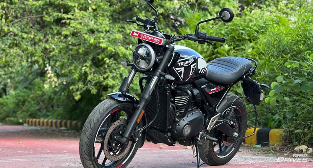 ₹24,000 की डाउन पेमेंट पर घर लाएं 400cc इंजन वाली Triumph Speed T4 क्रूजर बाइक