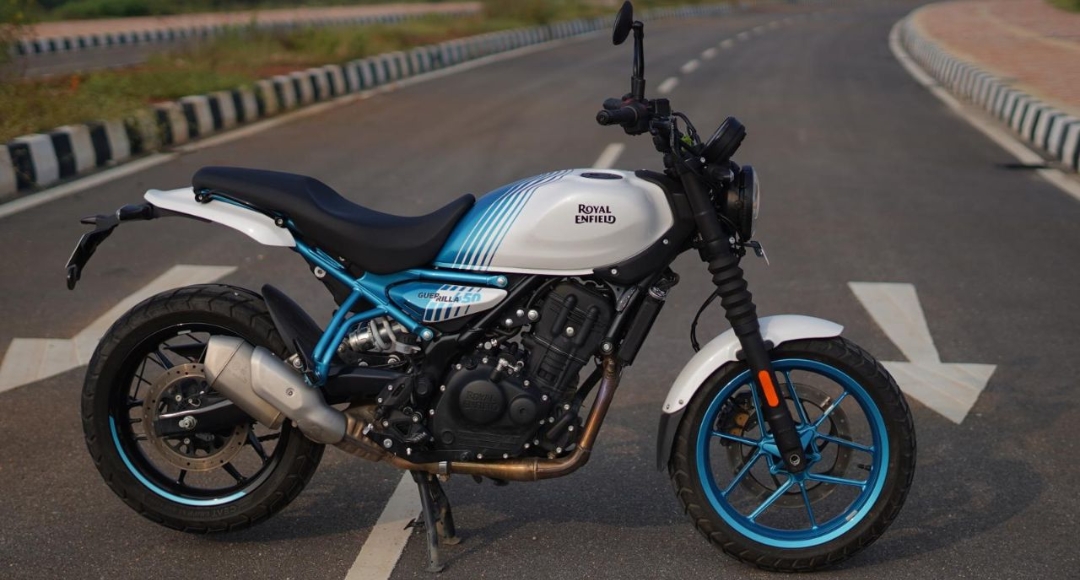 Royal Enfield Guerrilla 450: दमदार 452cc इंजन और क्लासिक लुक के साथ हुई लॉन्च